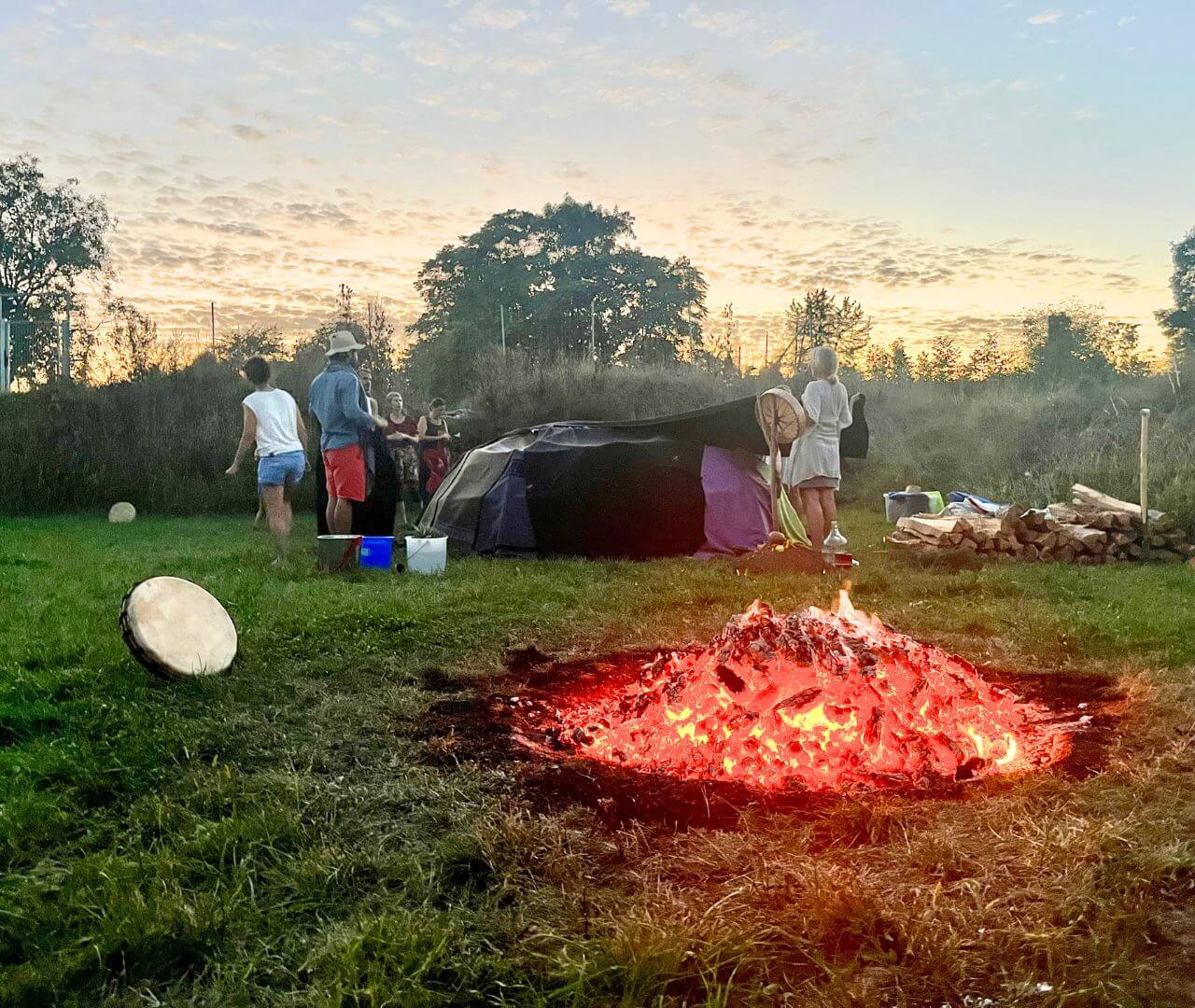 Schwitzhuette mit Glut - Garten der Generationen